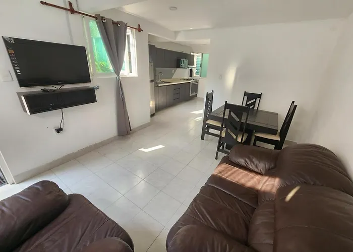 2 Blocks From Estadio Banorte Apartment